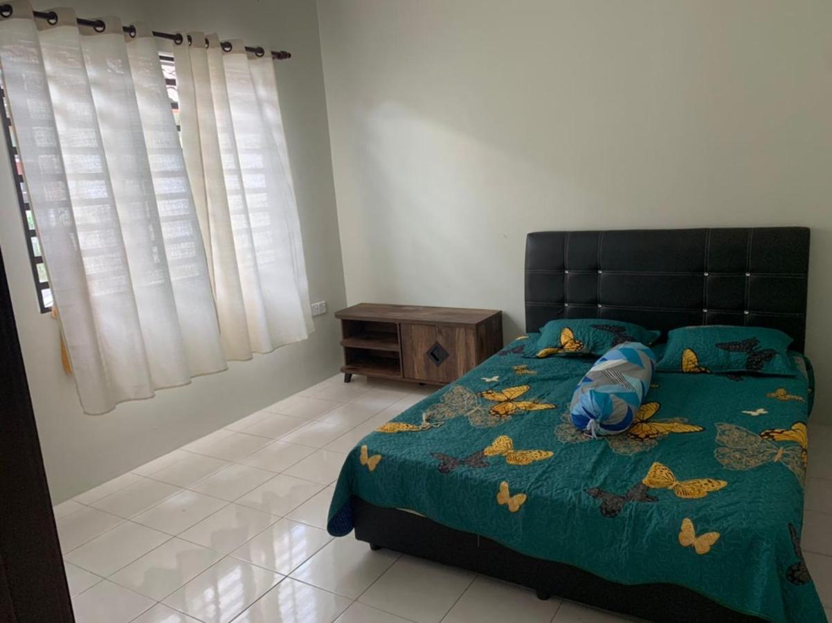 Homestay Maryam Lumut Exterior photo